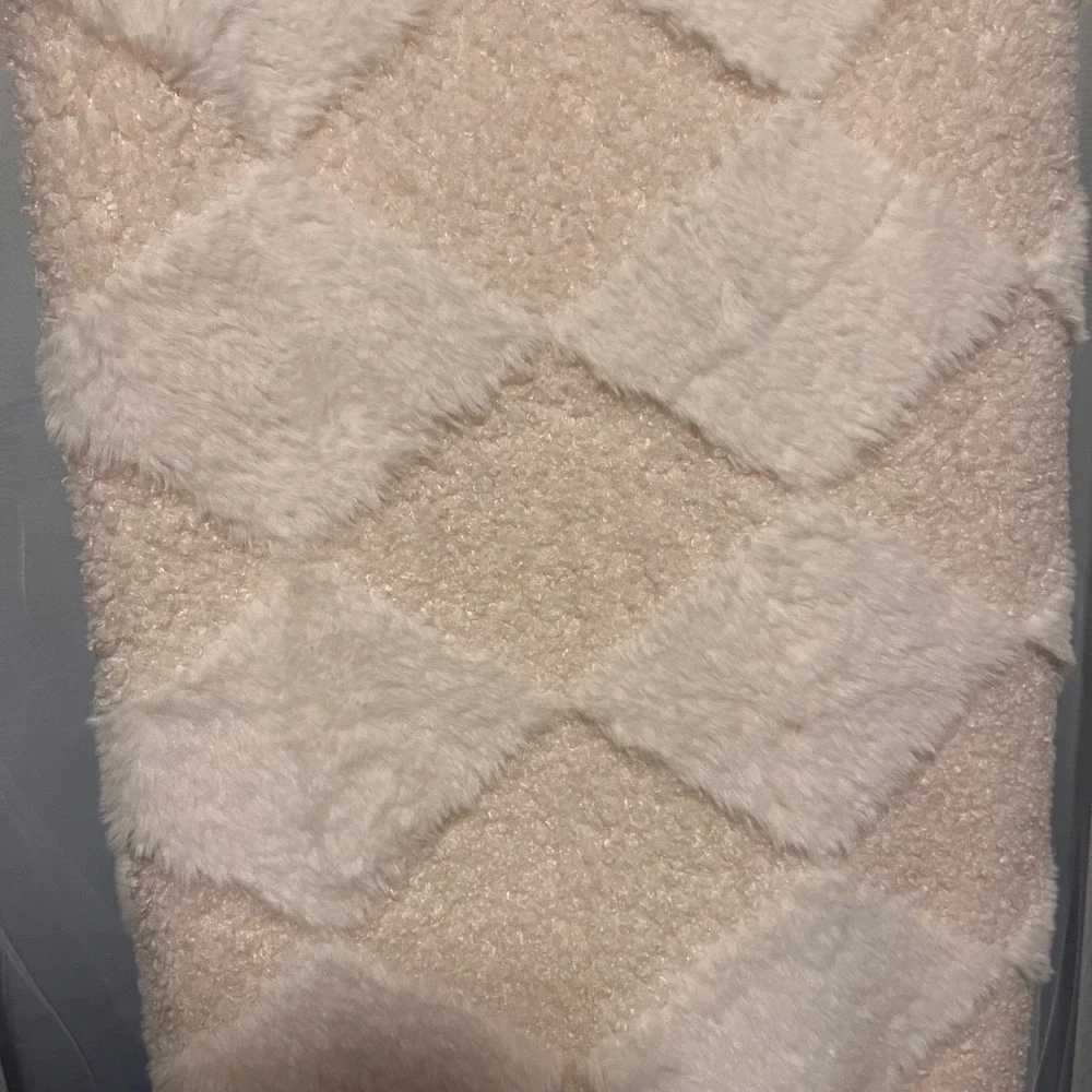 Love Marlo Cozy Plush Diamond Quilted Throw Blanket 50x70 Cream‎ And White